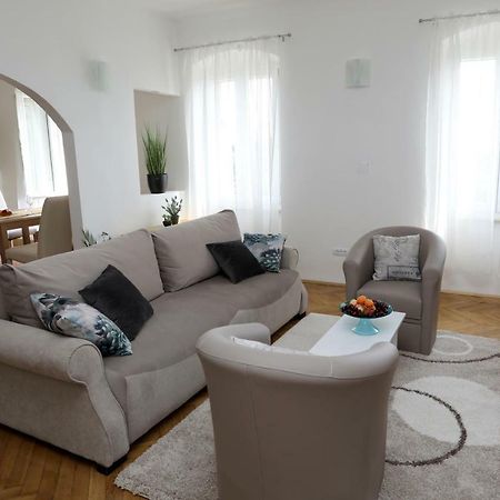 Apartman Cinkopan พูลา ภายนอก รูปภาพ