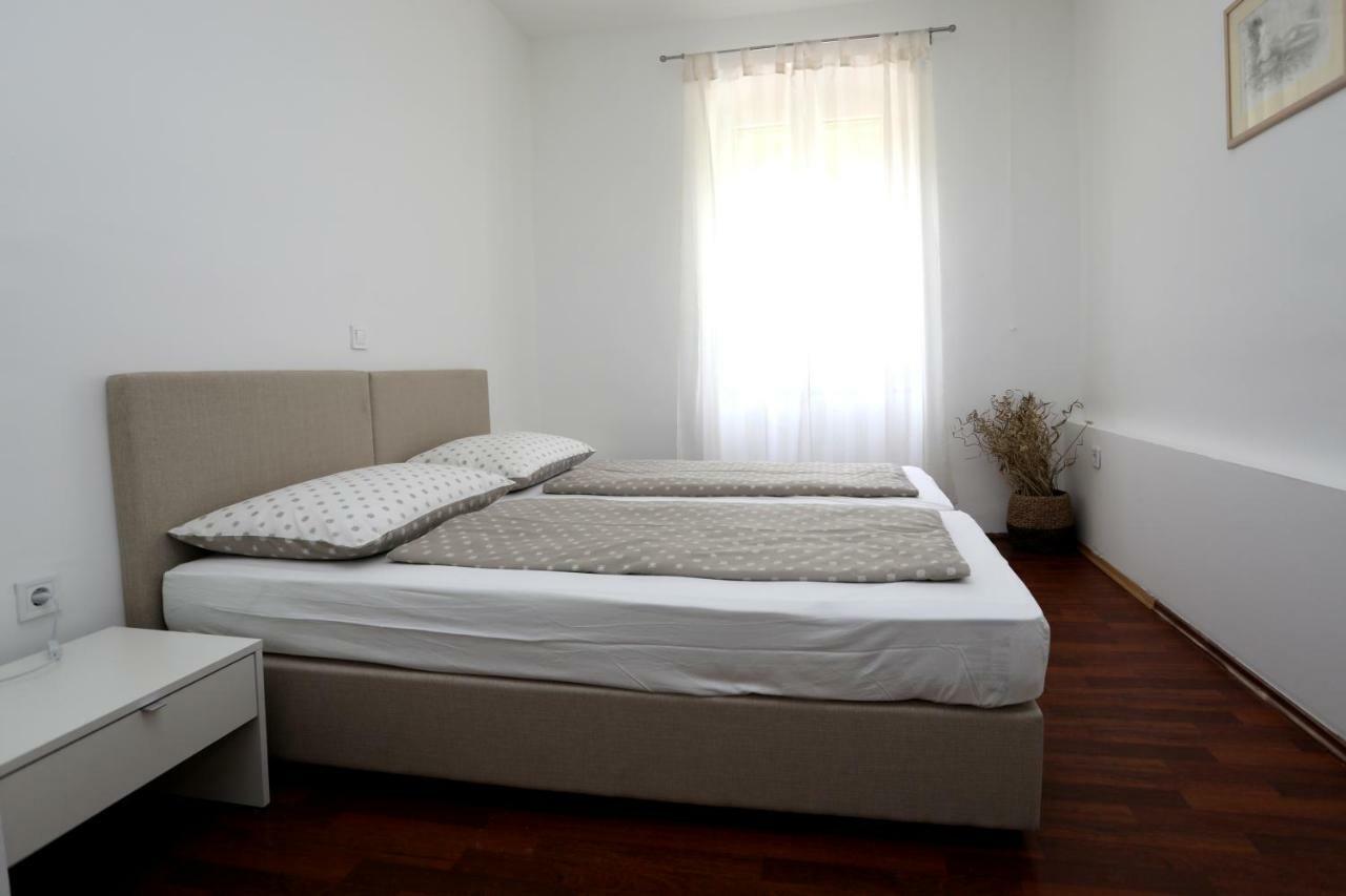Apartman Cinkopan พูลา ภายนอก รูปภาพ