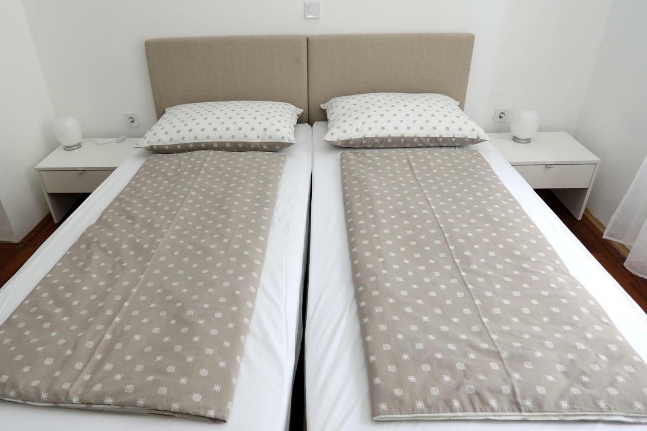 Apartman Cinkopan พูลา ภายนอก รูปภาพ